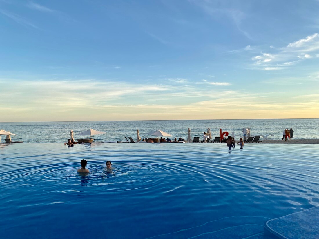 piscine à débordement avec vue sur l'océan à Los Cabos au complexe spa Le Blanc