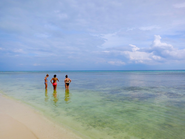 Paysage de plage des Caraïbes de luxe abordable