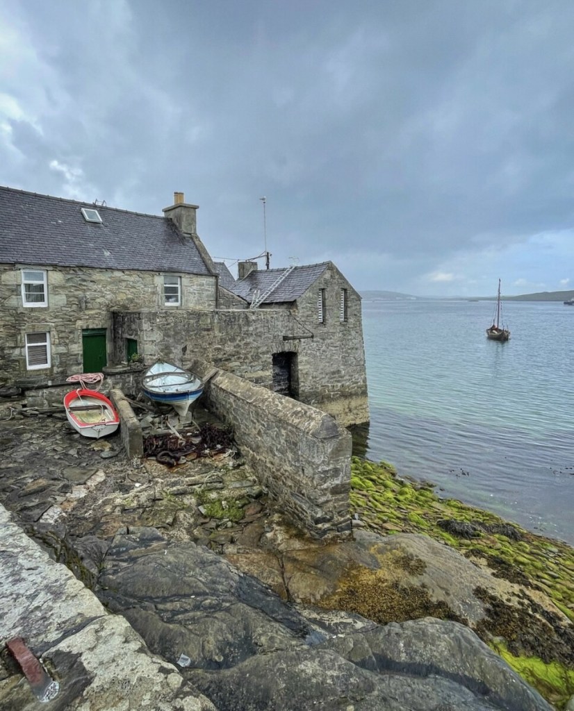 La maison de DI Perez des Shetland - The Lodberrie