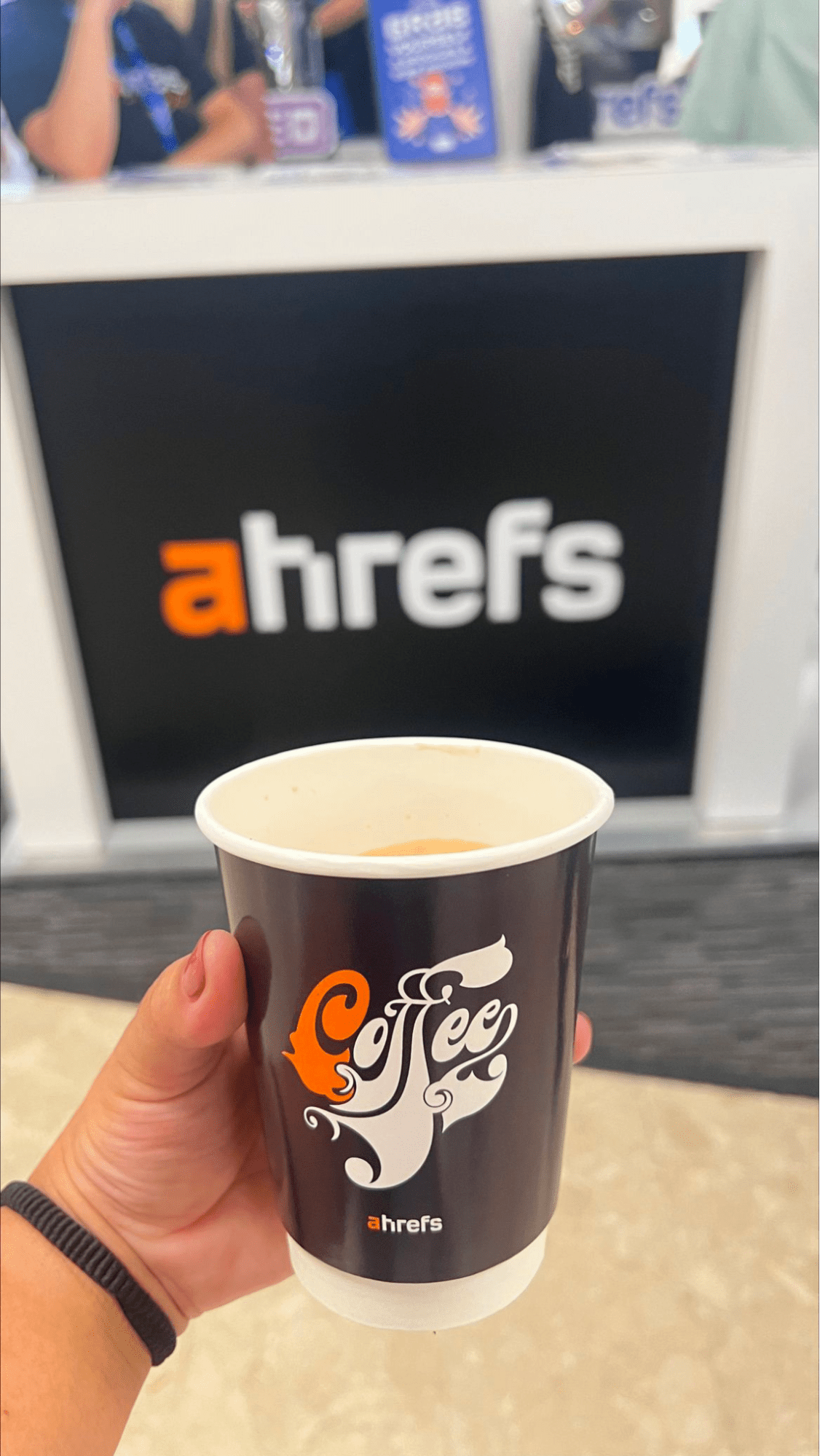 La tasse de café d'Ahrefs