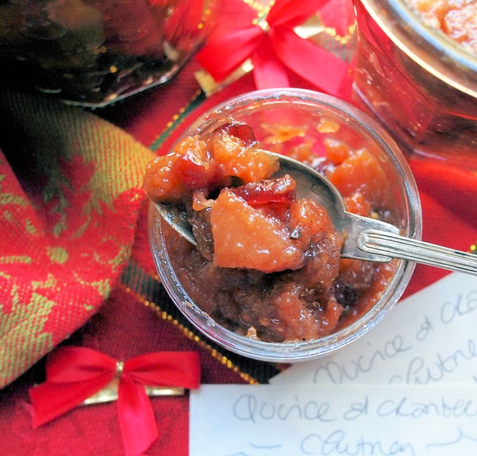 Chutney de coings épicés et de canneberges