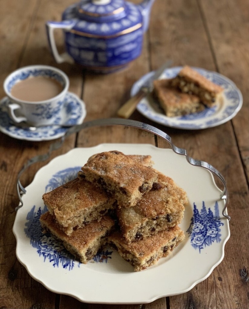 Carrés de gâteaux au thé à l'ancienne