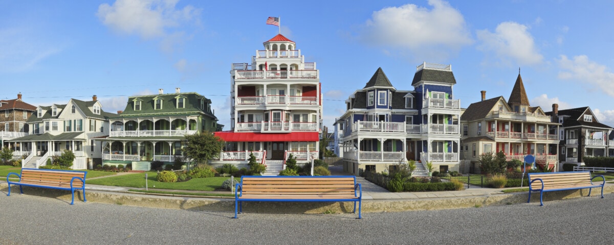 Maisons du New Jersey face à une plage