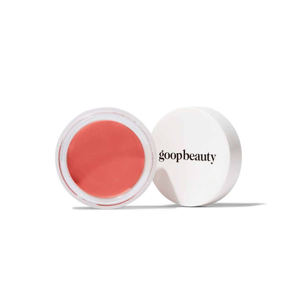 Produit de beauté Goop blush sur fond blanc