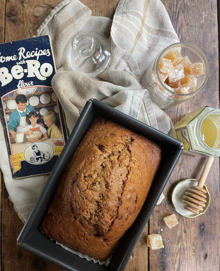 Si vous préférez, vous pouvez remplacer le gingembre confit par 1 cuillère à soupe (1 cuillère à café) de gingembre moulu.  Il se conserve bien dans une boîte en fer blanc jusqu'à une semaine.  Ne convient pas à la congélation.