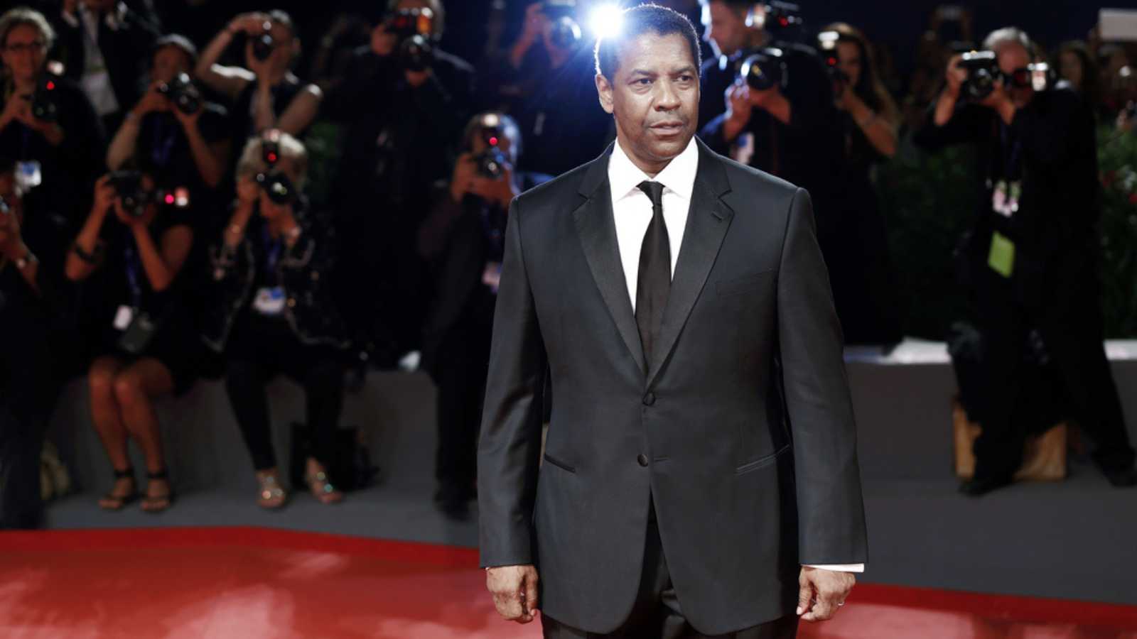 VENISE, ITALIE - 10 SEPTEMBRE : Denzel Washington assiste à la première de 